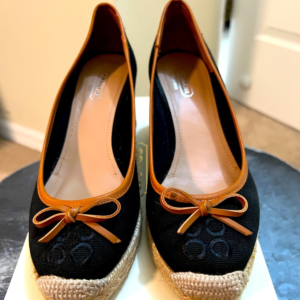Almost new COACH Ireena wedge heel size 8